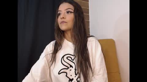 hailey_bri online show from 11/05/25, 05:02