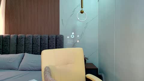 Snapshot of hailey_peach2 chatting on 11/26/25, 01:28 Hailey online show from 11/26/25, 01:28