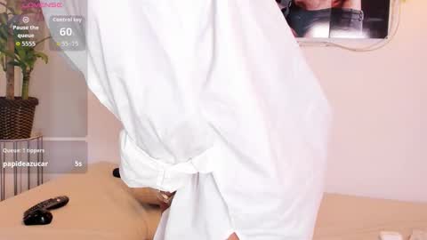 Snapshot of hailey_thompsonnn chatting on 10/07/25, 09:34 Hailey Thompson online show from 10/07/25, 09:34