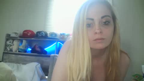 Hailey and d online show from 02/27/25, 08:42