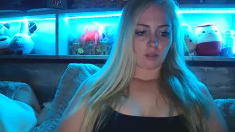 Snapshot of haileyakuma69 chatting on 10/05/25, 11:13 Hailey and d online show from 10/05/25, 11:13