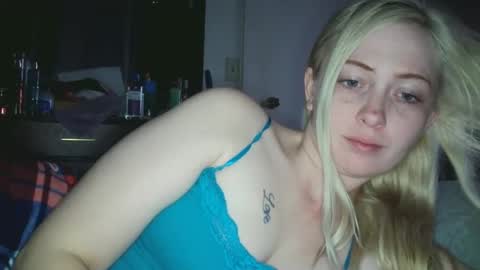 Snapshot of haileyakuma69 chatting on 10/30/25, 08:49 Hailey and d online show from 10/30/25, 08:49