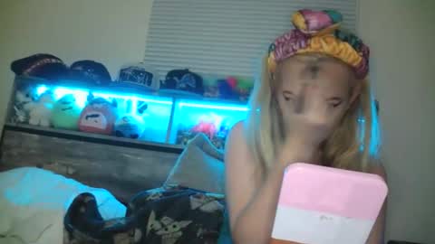 Snapshot of haileyakuma69 chatting on 10/31/25, 12:33 Hailey and d online show from 10/31/25, 12:33