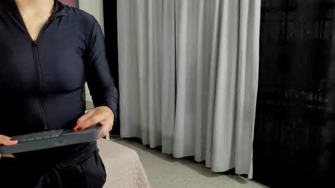 Snapshot of haileyduke chatting on 09/30/25, 11:59 Hailey online show from 09/30/25, 11:59