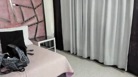 Snapshot of haileyduke chatting on 10/06/25, 12:02 Hailey online show from 10/06/25, 12:02