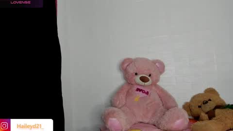 Snapshot of haileyduke chatting on 04/05/26, 12:19 Hailey online show from 04/05/26, 12:19