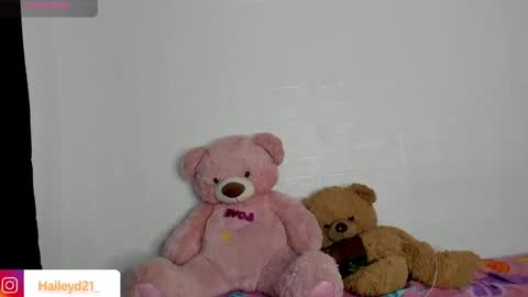 Snapshot of haileyduke chatting on 04/11/26, 11:42 Hailey online show from 04/11/26, 11:42