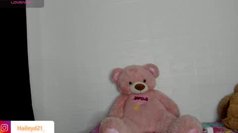 Snapshot of haileyduke chatting on 04/18/26, 12:47 Hailey online show from 04/18/26, 12:47