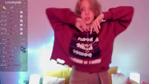 Hailey online show from 10/08/25, 08:56