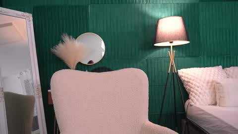 Hailey online show from 11/13/25, 04:33