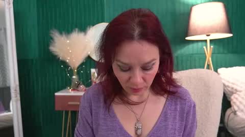 Snapshot of haileymoon85 chatting on 12/16/25, 03:33 Hailey online show from 12/16/25, 03:33
