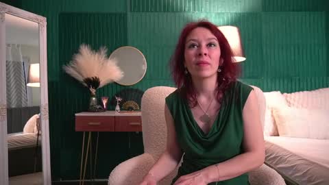 Snapshot of haileymoon85 chatting on 04/17/26, 03:20 Hailey online show from 04/17/26, 03:20