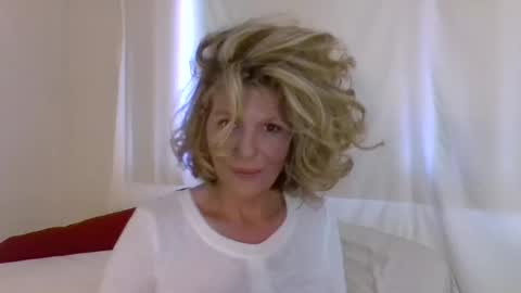 Hailey online show from 12/02/24, 12:09