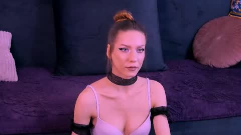 Snapshot of haileysinclair chatting on 11/14/25, 09:02 Carla online show from 11/14/25, 09:02