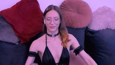 Snapshot of haileysinclair chatting on 03/08/26, 12:08 Carla online show from 03/08/26, 12:08