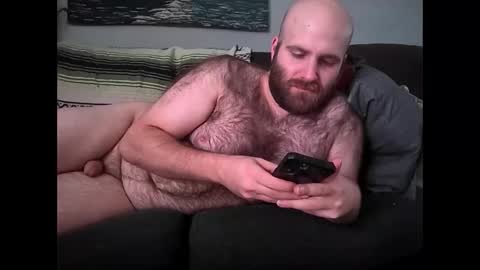 Snapshot of hairiestbear chatting on 02/09/26, 02:10 Hairiest Bear online show from 02/09/26, 02:10