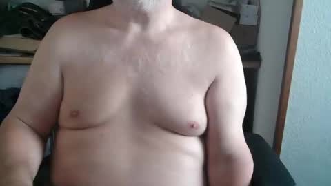 Snapshot of hairyarmpit_lover_1970 chatting on 09/19/25, 08:05 hairyarmpit_lover_1970 online show from 09/19/25, 08:05