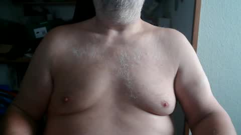 Snapshot of hairyarmpit_lover_1970 chatting on 09/26/25, 06:28 hairyarmpit_lover_1970 online show from 09/26/25, 06:28