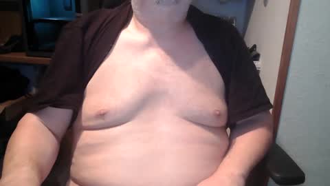 Snapshot of hairyarmpit_lover_1970 chatting on 10/22/25, 06:24 hairyarmpit_lover_1970 online show from 10/22/25, 06:24