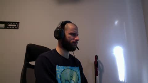 Snapshot of hairydadbod6 chatting on 12/04/24, 02:48 hairydadbod6 online show from 12/04/24, 02:48