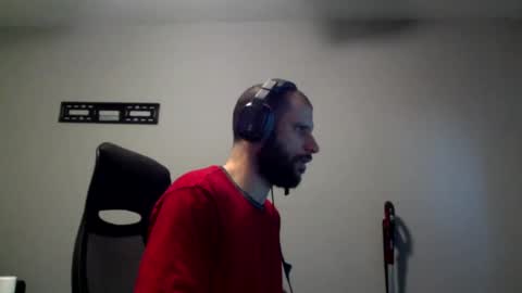 Snapshot of hairydadbod6 chatting on 12/14/24, 12:55 hairydadbod6 online show from 12/14/24, 12:55