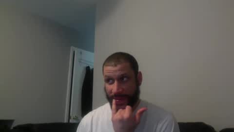 Snapshot of hairydadbod6 chatting on 12/24/24, 02:22 hairydadbod6 online show from 12/24/24, 02:22