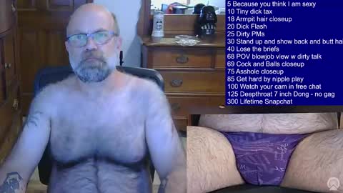 Snapshot of hairydaddybear69 chatting on 09/12/25, 02:50 HairyDaddyBear69 online show from 09/12/25, 02:50