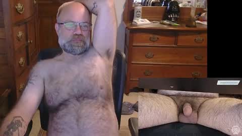 Snapshot of hairydaddybear69 chatting on 09/22/25, 03:47 HairyDaddyBear69 online show from 09/22/25, 03:47