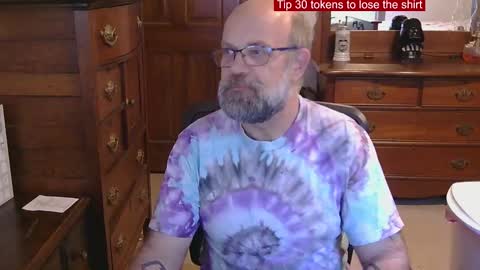 Snapshot of hairydaddybear69 chatting on 10/22/25, 05:02 HairyDaddyBear69 online show from 10/22/25, 05:02