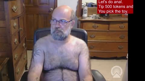 Snapshot of hairydaddybear69 chatting on 10/26/25, 01:55 HairyDaddyBear69 online show from 10/26/25, 01:55
