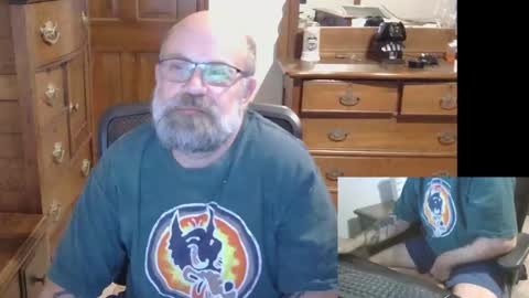 Snapshot of hairydaddybear69 chatting on 11/19/25, 10:54 HairyDaddyBear69 online show from 11/19/25, 10:54