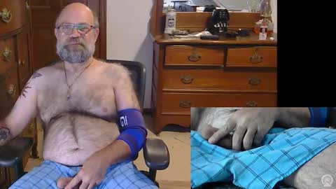 Snapshot of hairydaddybear69 chatting on 11/25/25, 01:22 HairyDaddyBear69 online show from 11/25/25, 01:22