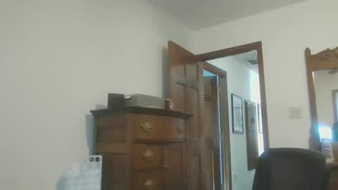 Snapshot of hairydaddybear69 chatting on 12/01/25, 05:18 HairyDaddyBear69 online show from 12/01/25, 05:18