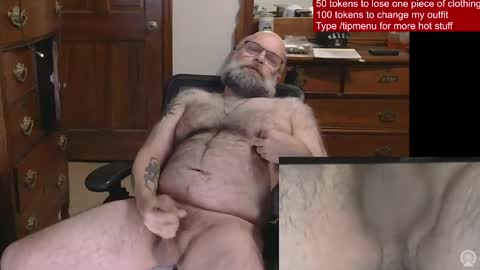 Snapshot of hairydaddybear69 chatting on 05/06/26, 01:14 HairyDaddyBear69 online show from 05/06/26, 01:14