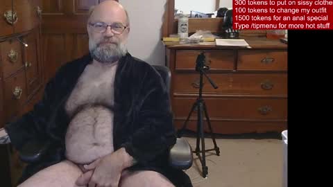 Snapshot of hairydaddybear69 chatting on 05/09/26, 12:10 HairyDaddyBear69 online show from 05/09/26, 12:10