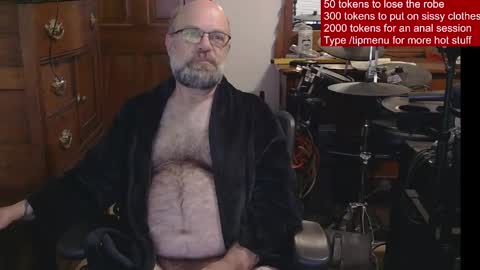 Snapshot of hairydaddybear69 chatting on 05/18/26, 11:05 HairyDaddyBear69 online show from 05/18/26, 11:05