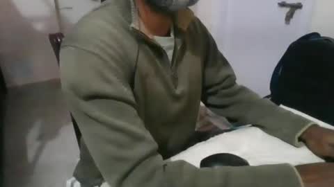 Snapshot of hairydarky chatting on 12/31/24, 06:02 Pratap online show from 12/31/24, 06:02