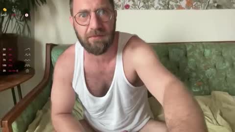 Snapshot of hairyfitguy444 chatting on 05/18/26, 03:18 Harry Fit Big Bro Dad Sir online show from 05/18/26, 03:18