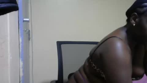 hairypussybigassy001 online show from 02/16/25, 01:27