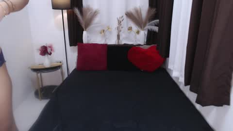 YOUR SIDECHIC HAILEY online show from 12/14/24, 05:25