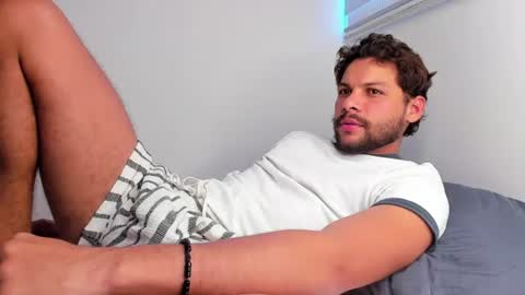 Independent       model  online show from 07/29/26, 10:08