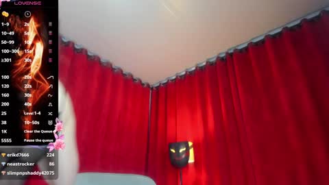 Snapshot of hakurukushka chatting on 12/06/24, 07:45 Haku Please help me with your thumbs up its important  online show from 12/06/24, 07:45