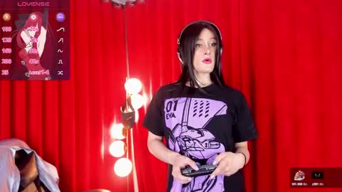 Snapshot of hakurukushka chatting on 02/10/25, 01:33 Haku Please help me with your thumbs up its important  online show from 02/10/25, 01:33