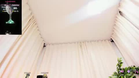Snapshot of hakurukushka chatting on 02/27/25, 11:26 Haku Please help me with your thumbs up its important  online show from 02/27/25, 11:26