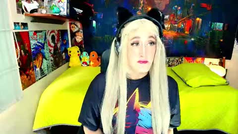 Haku Please help me with your thumbs up its important  online show from 12/01/25, 08:14