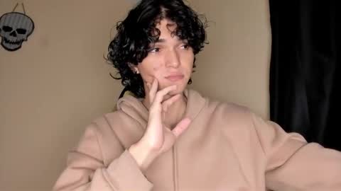 Snapshot of halan_jr chatting on 10/19/25, 07:42 halan online show from 10/19/25, 07:42