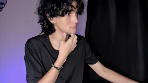 Snapshot of halan_jr chatting on 10/29/25, 05:10 halan online show from 10/29/25, 05:10