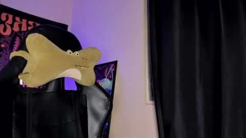 Snapshot of halan_jr chatting on 11/13/25, 07:40 halan online show from 11/13/25, 07:40