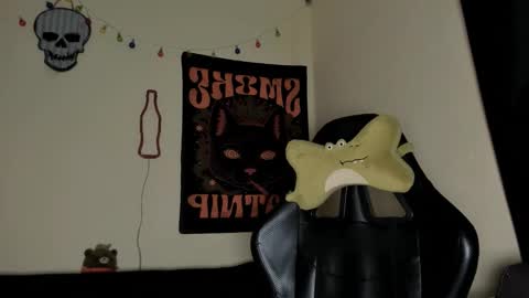 Snapshot of halan_jr chatting on 11/24/25, 09:20 halan online show from 11/24/25, 09:20