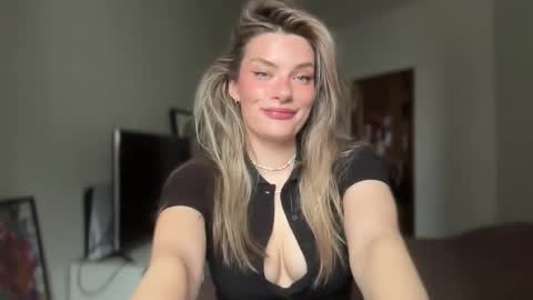 haley_rune online show from 10/05/25, 08:12